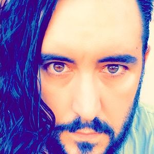 Meet your Posher, Amos